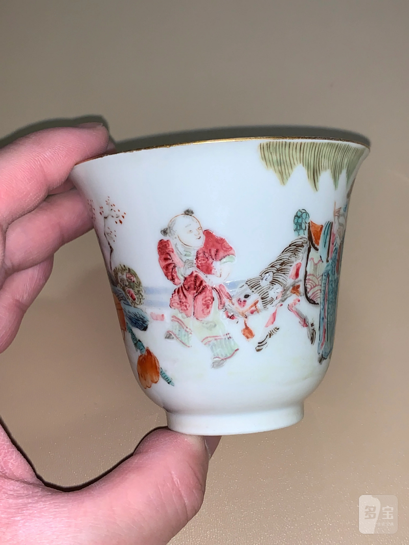 清同治 粉彩长亭送别图铃铛杯 - 图5